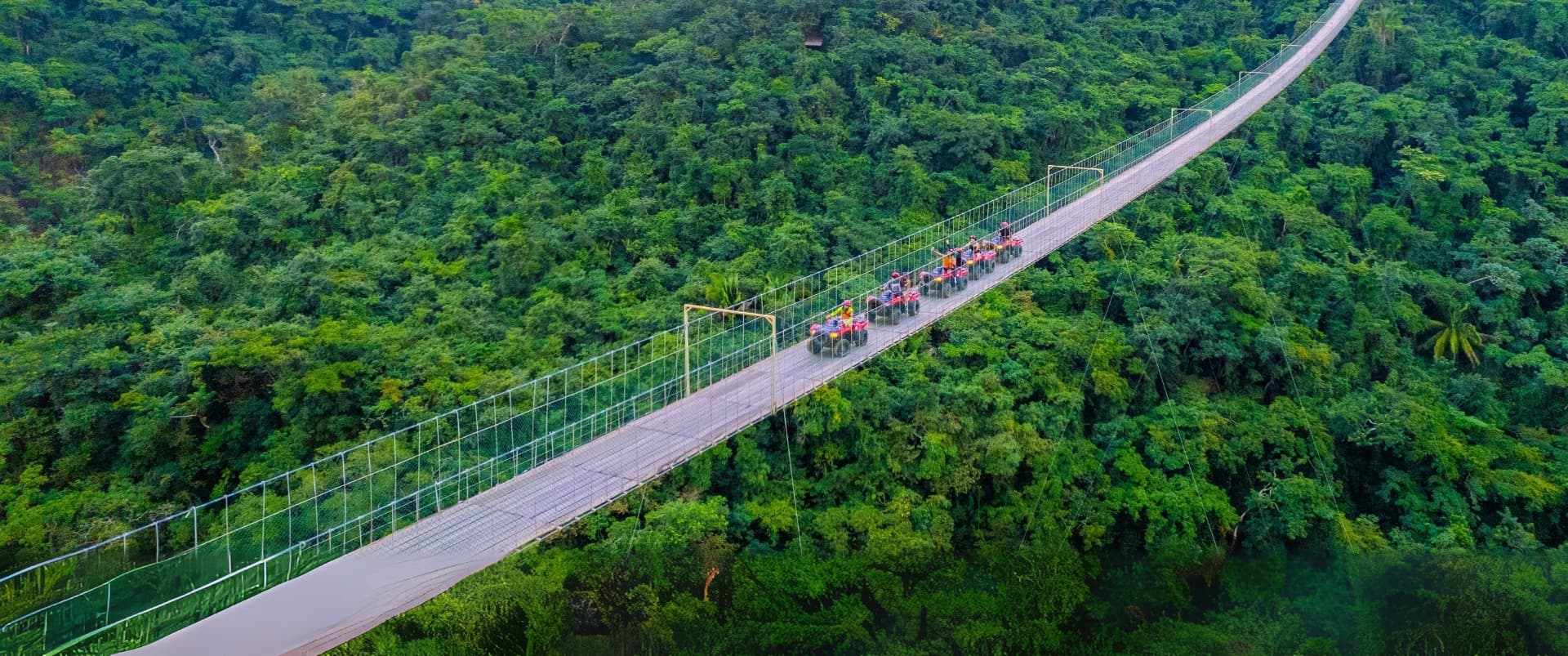 River Park: tirolesas, ATV, puente colgante y mirador de cristal