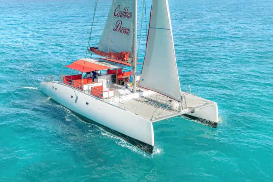 Excursión en catamarán a Isla Mujeres todo incluido